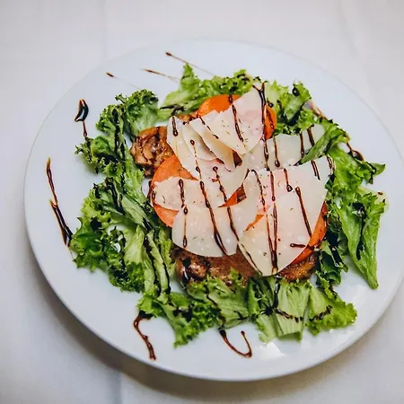 ホック ランド * ヤブルニツァ